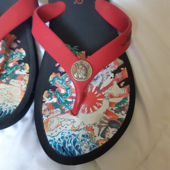 Ed Hardy flops - Picture 2 of 9